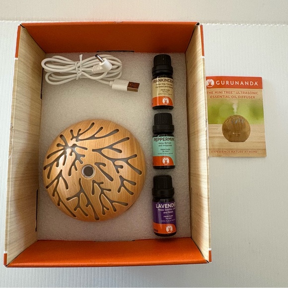 Gurunanda The Mini Tree Ultrasonic Essential Oil Diffuser with 3 Essential Oils - Picture 1 of 14